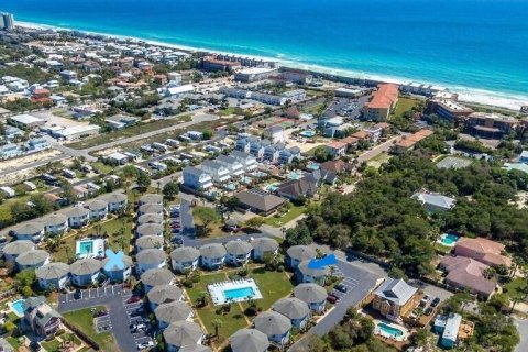 Condominio en venta en Miramar Beach, Florida, 2 dormitorios, 87.7 m2 № 561728 - foto 1