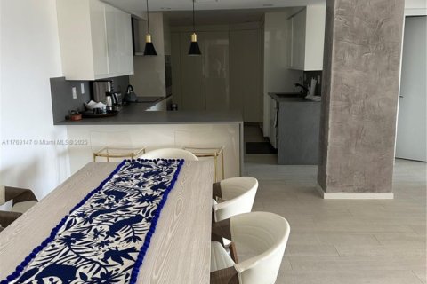 Condo in Key Biscayne, Florida, 2 bedrooms  № 1691176 - photo 8