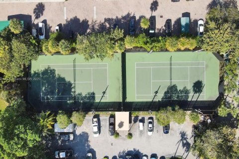 Condo in Key Biscayne, Florida, 2 bedrooms  № 1691176 - photo 20