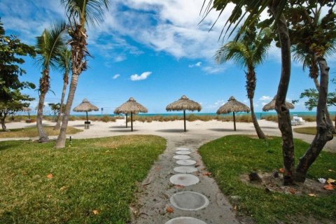 Condo in Key Biscayne, Florida, 2 bedrooms  № 1691176 - photo 24