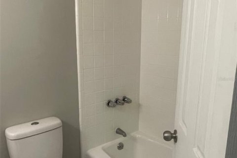 House in Daytona Beach, Florida 3 bedrooms, 120.77 sq.m. № 1554437 - photo 3