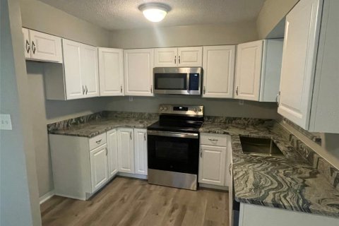House in Daytona Beach, Florida 3 bedrooms, 120.77 sq.m. № 1554437 - photo 2