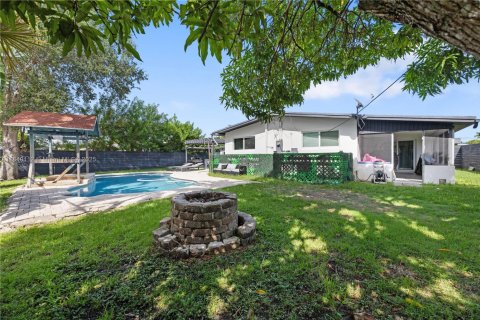 House in Cutler Bay, Florida 3 bedrooms, 114.64 sq.m. № 1830288 - photo 6
