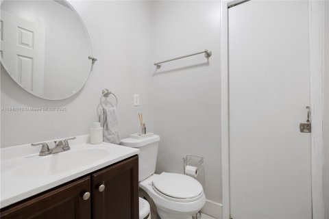 House in Cutler Bay, Florida 3 bedrooms, 114.64 sq.m. № 1830288 - photo 30