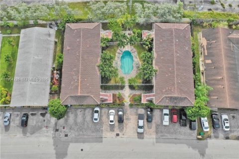 Copropriété à vendre à Fort Lauderdale, Floride: 2 chambres, 71.72 m2 № 2026765 - photo 3