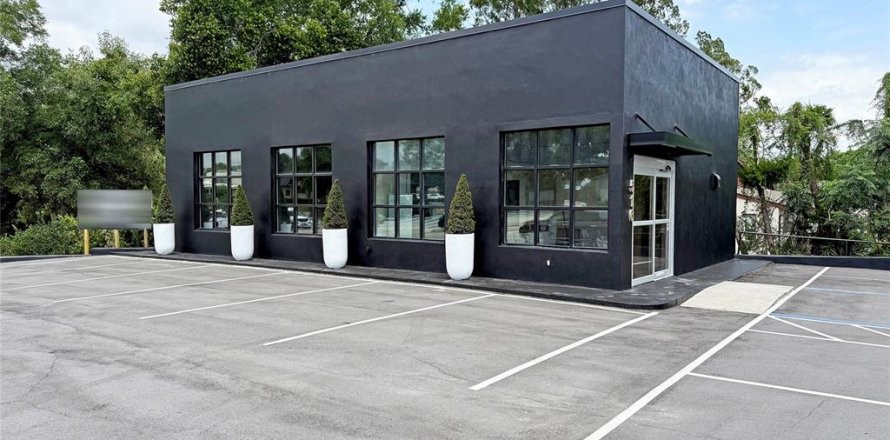 Propiedad comercial en Clermont, Florida 119.66 m2 № 2103870