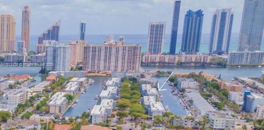 Condo à North Miami Beach, Floride, 2 chambres № 1934558