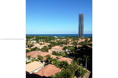Copropriété à louer à Sunny Isles Beach, Floride: 2 chambres, 141.49 m2 № 1936888 - photo 28