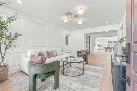 Villa ou maison à vendre à Tampa, Floride: 3 chambres, 233.18 m2 № 2429395 - photo 3