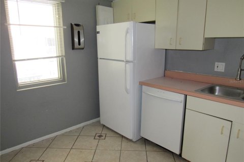 Condominio en alquiler en Ocala, Florida, 2 dormitorios, 82.22 m2 № 1856644 - foto 6