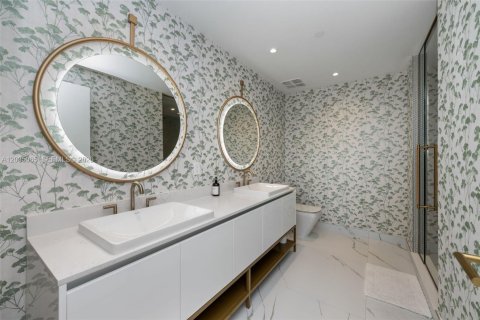 Condominio en alquiler en Miami, Florida, 2 dormitorios, 78.5 m2 № 2084906 - foto 11