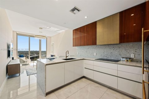 Condominio en alquiler en Miami, Florida, 2 dormitorios, 78.5 m2 № 2084906 - foto 3