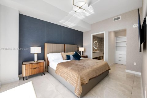 Condominio en alquiler en Miami, Florida, 2 dormitorios, 78.5 m2 № 2084906 - foto 10