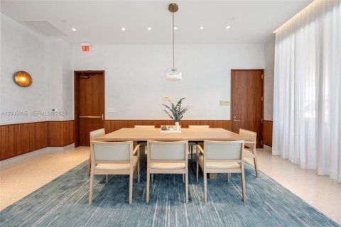 Condominio en alquiler en Miami, Florida, 2 dormitorios, 78.5 m2 № 2084906 - foto 28