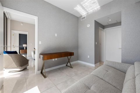Condominio en alquiler en Miami, Florida, 2 dormitorios, 78.5 m2 № 2084906 - foto 14