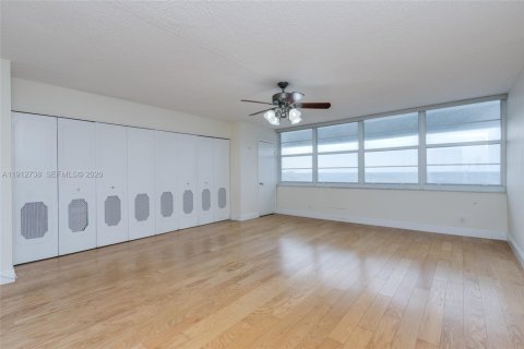Condo in Fort Lauderdale, Florida, 3 bedrooms  № 2059808 - photo 26