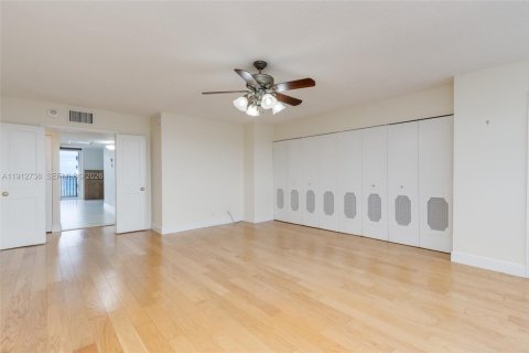 Condo in Fort Lauderdale, Florida, 3 bedrooms  № 2059808 - photo 29