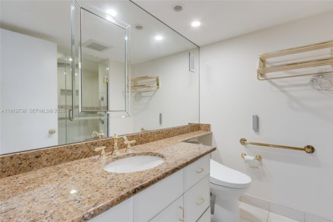Condo in Fort Lauderdale, Florida, 3 bedrooms  № 2059808 - photo 30