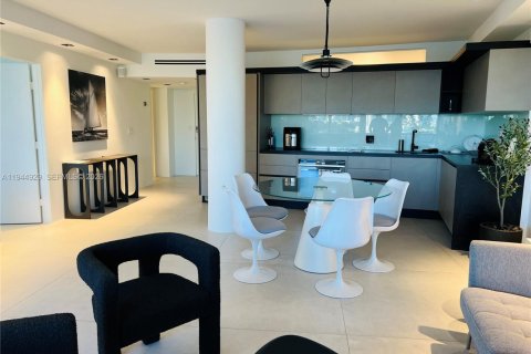 Снять в аренду кондоминиум в Майами-Бич, Флорида 2 спальни, 98.94м2, № 2001132 - фото 3