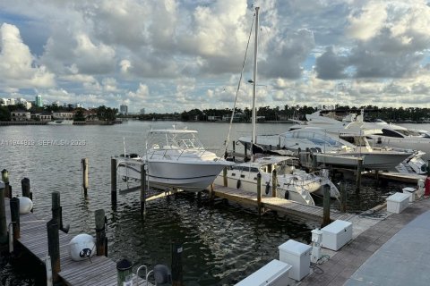 Снять в аренду кондоминиум в Майами-Бич, Флорида 2 спальни, 98.94м2, № 2001132 - фото 27