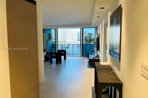 Снять в аренду кондоминиум в Майами-Бич, Флорида 2 спальни, 98.94м2, № 2001132 - фото 18