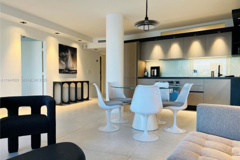 Снять в аренду кондоминиум в Майами-Бич, Флорида 2 спальни, 98.94м2, № 2001132 - фото 6