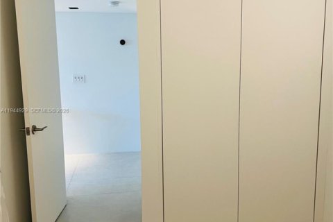 Снять в аренду кондоминиум в Майами-Бич, Флорида 2 спальни, 98.94м2, № 2001132 - фото 15