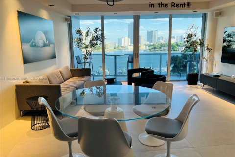 Condo in Miami Beach, Florida, 1 bedroom  № 2001132