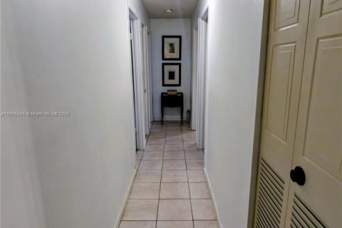 Купить виллу или дом в Холливуд, Флорида 3 спальни, 114.46м2, № 1948623 - фото 22