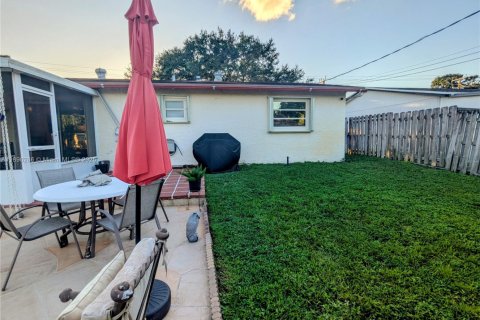 Купить виллу или дом в Холливуд, Флорида 3 спальни, 114.46м2, № 1948623 - фото 15