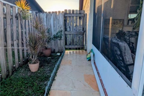 Купить виллу или дом в Холливуд, Флорида 3 спальни, 114.46м2, № 1948623 - фото 16