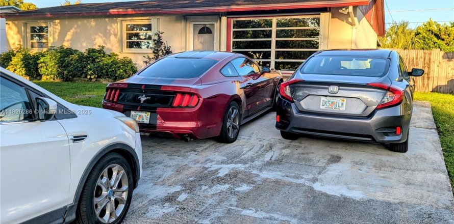 Дом в Холливуд, Флорида 3 спальни, 114.46м2 № 1948623