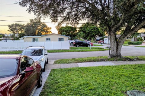 Купить виллу или дом в Холливуд, Флорида 3 спальни, 114.46м2, № 1948623 - фото 3