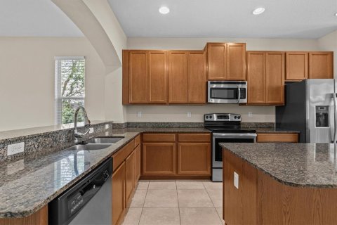 Townhouse in Tarpon Springs, Florida 3 bedrooms, 169.83 sq.m. № 1677655 - photo 14