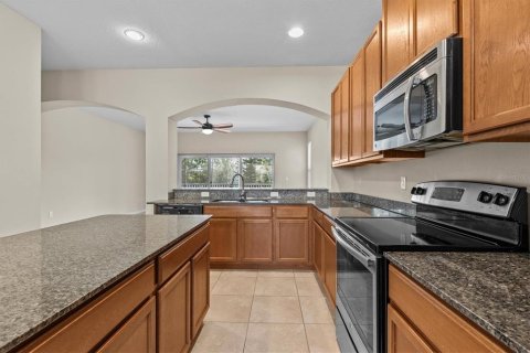 Townhouse in Tarpon Springs, Florida 3 bedrooms, 169.83 sq.m. № 1677655 - photo 13