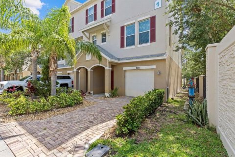 Townhouse in Tarpon Springs, Florida 3 bedrooms, 169.83 sq.m. № 1677655 - photo 2