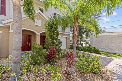 Townhouse in Tarpon Springs, Florida 3 bedrooms, 169.83 sq.m. № 1677655 - photo 3