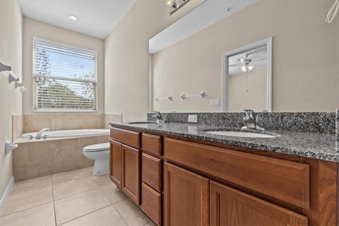 Townhouse in Tarpon Springs, Florida 3 bedrooms, 169.83 sq.m. № 1677655 - photo 24