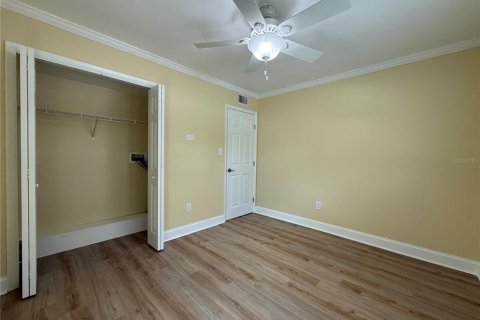 Condo in New Port Richey, Florida, 2 bedrooms № 2091461 - photo 25