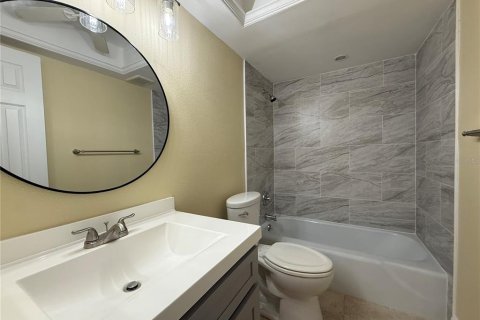 Condo in New Port Richey, Florida, 2 bedrooms № 2091461 - photo 21