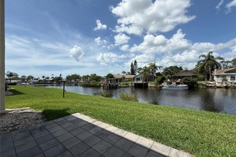 Condo in New Port Richey, Florida, 2 bedrooms № 2091461 - photo 26