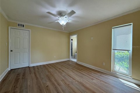 Condo in New Port Richey, Florida, 2 bedrooms № 2091461 - photo 17