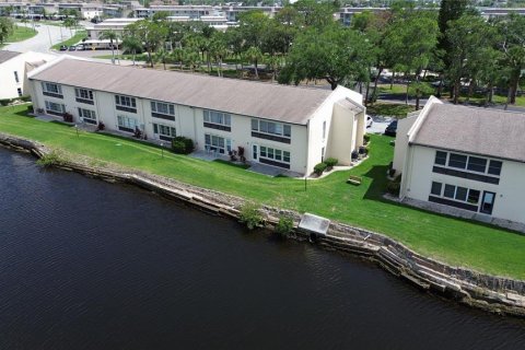 Condo in New Port Richey, Florida, 2 bedrooms № 2091461 - photo 28