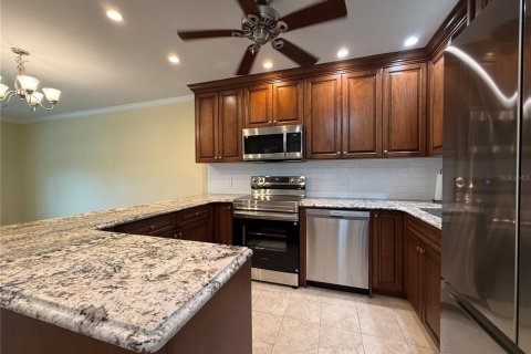 Condo in New Port Richey, Florida, 2 bedrooms № 2091461 - photo 12