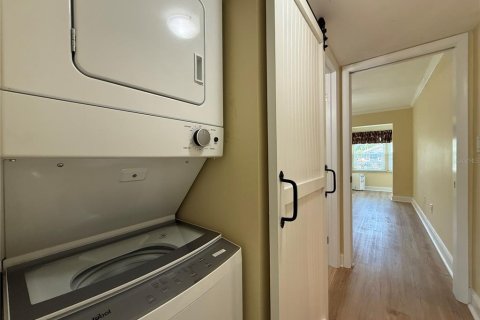 Condo in New Port Richey, Florida, 2 bedrooms № 2091461 - photo 23