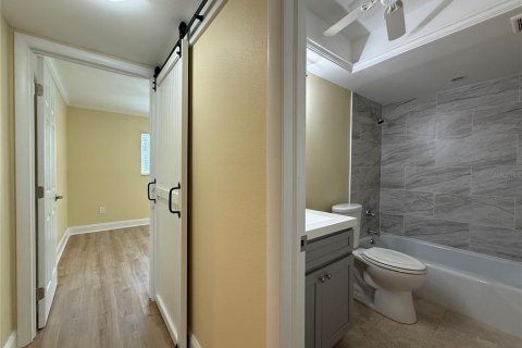 Condo in New Port Richey, Florida, 2 bedrooms № 2091461 - photo 22