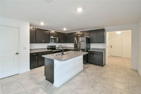 House in Haines City, Florida 3 bedrooms, 122.45 sq.m. № 1832606 - photo 6