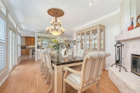 House in Longboat Key, Florida 4 bedrooms, 279.54 sq.m. № 2148450 - photo 6