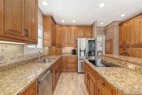 House in Longboat Key, Florida 4 bedrooms, 279.54 sq.m. № 2148450 - photo 18