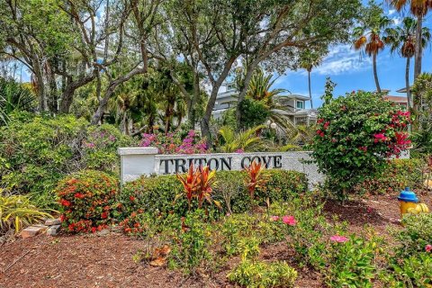 House in Longboat Key, Florida 4 bedrooms, 279.54 sq.m. № 2148450 - photo 9
